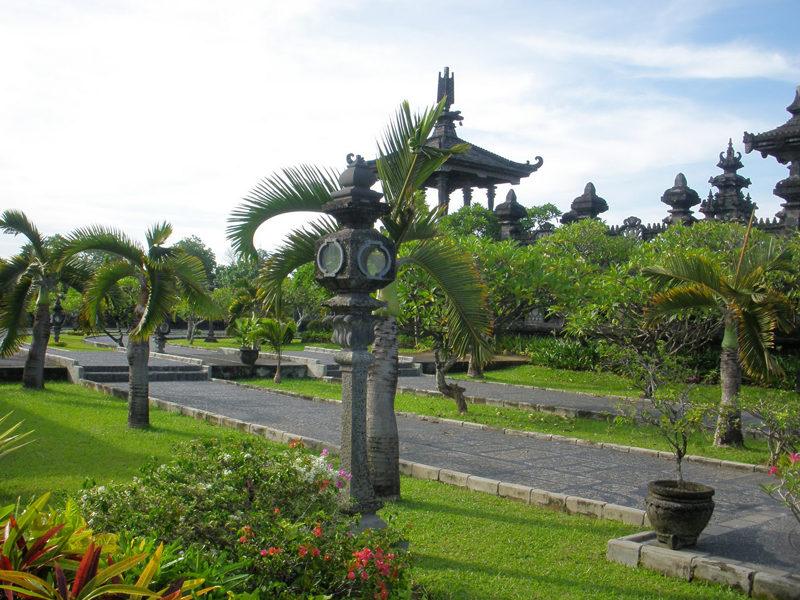 Cheap flights to denpasar